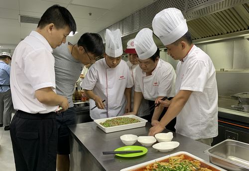 家里有多少钱,才称得上是有钱人 网友 怎么着也得有个别墅吧